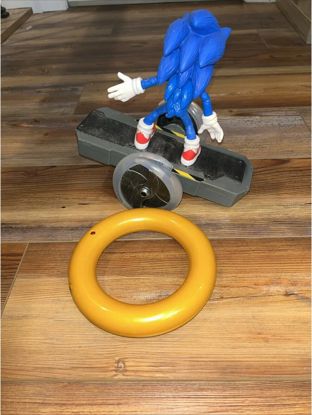 Sonic The Hedgehog Speed R/C [Light Up Wheels, 2.4 GHz]